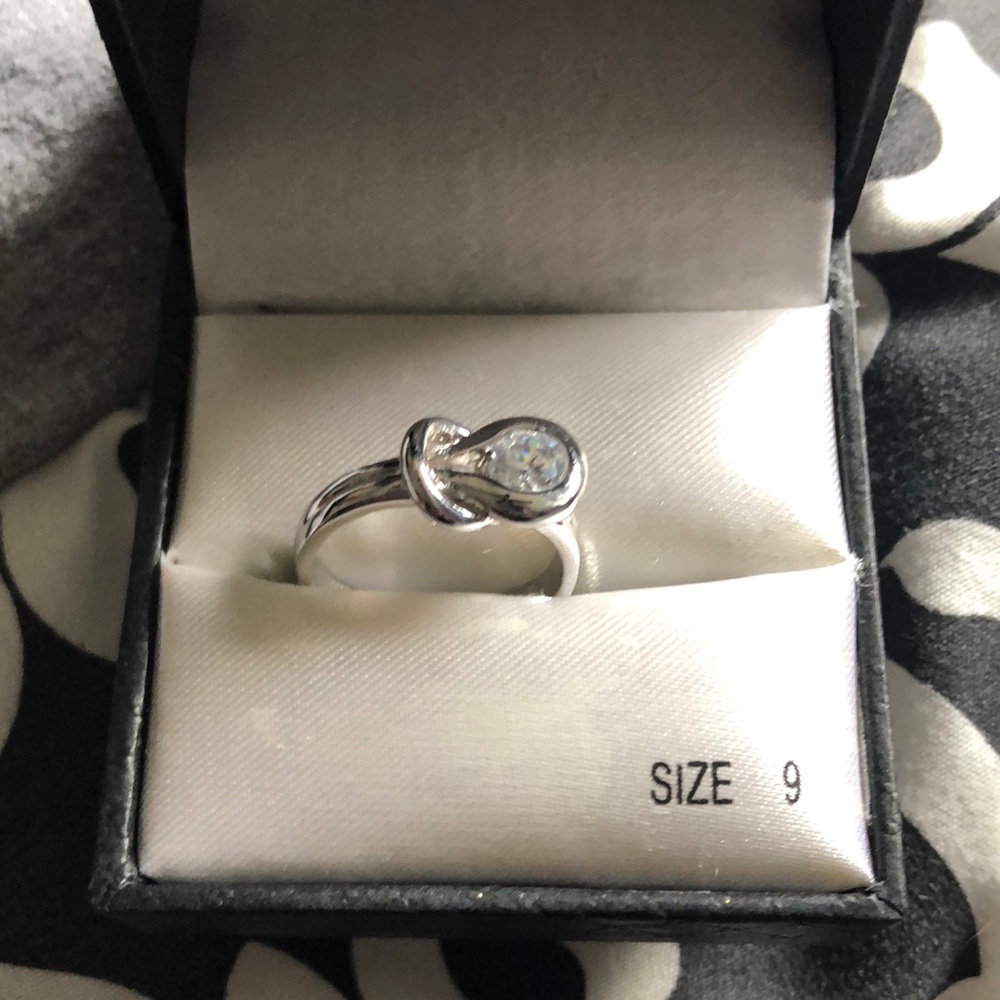 New! love knot ring